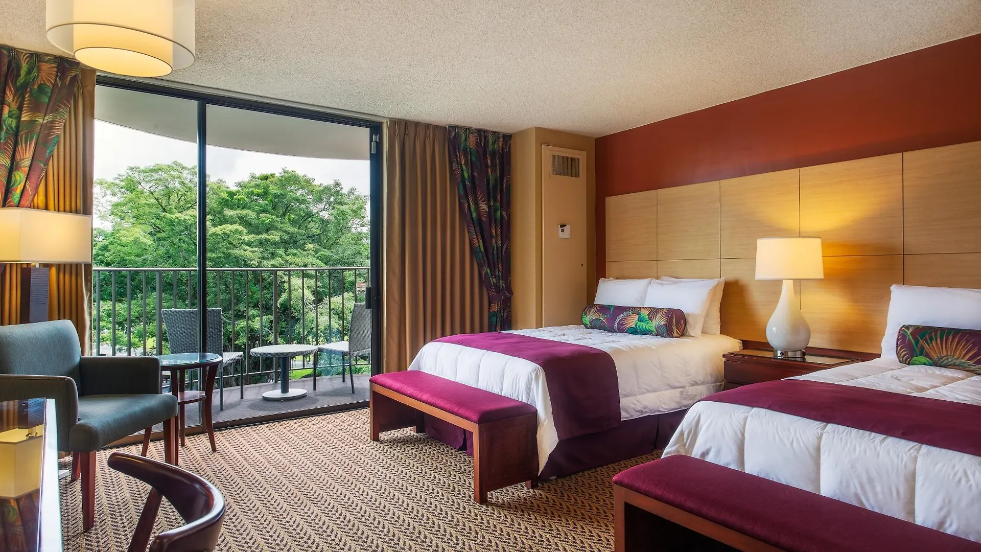 Hilo Hawaiian Hotel, Trademark Collection By Wyndham Hotel