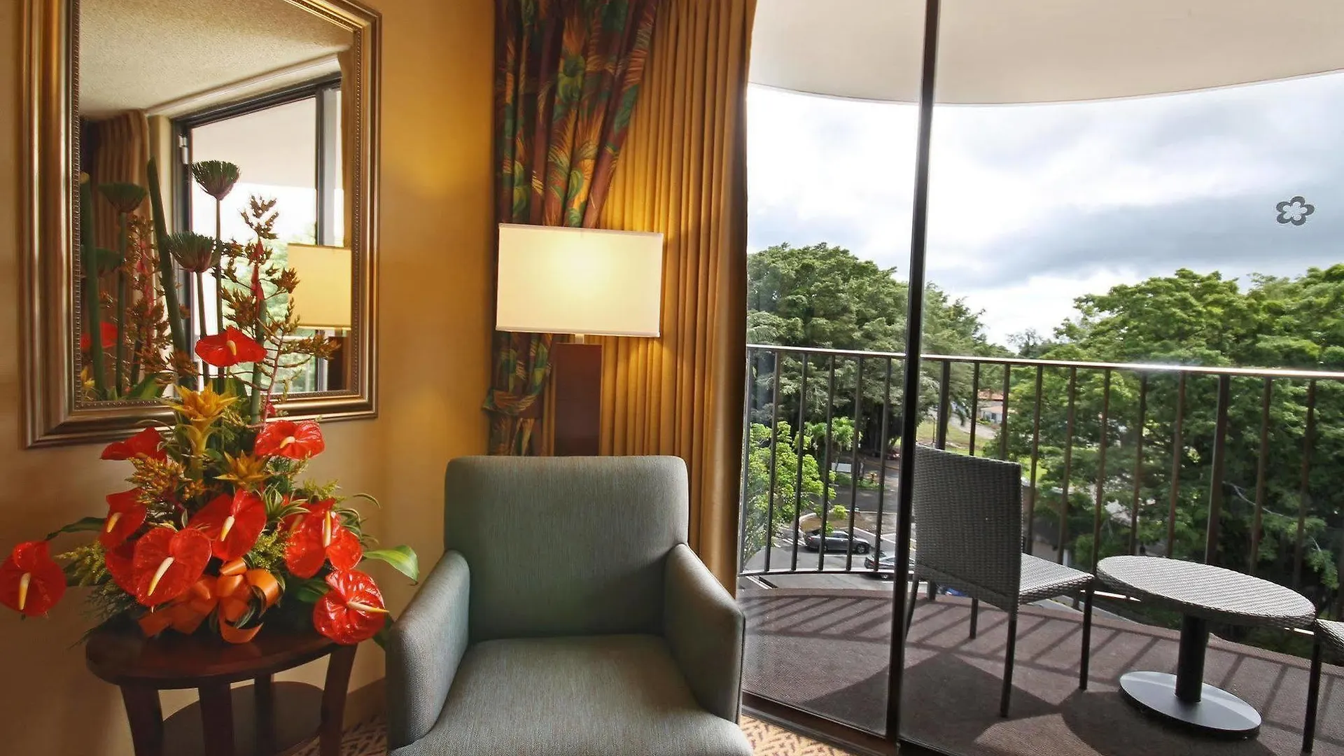 Hilo Hawaiian Hotel, Trademark Collection By Wyndham 4*,
