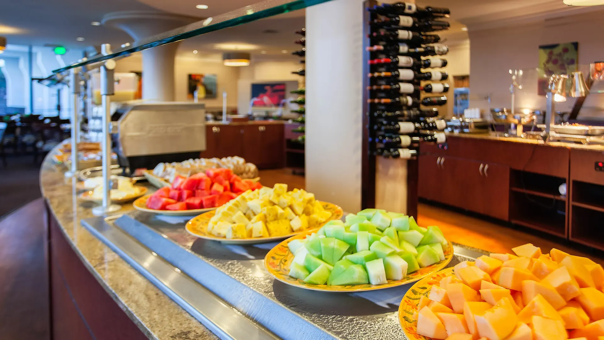 Hilo Hawaiian Hotel, Trademark Collection By Wyndham Hotel