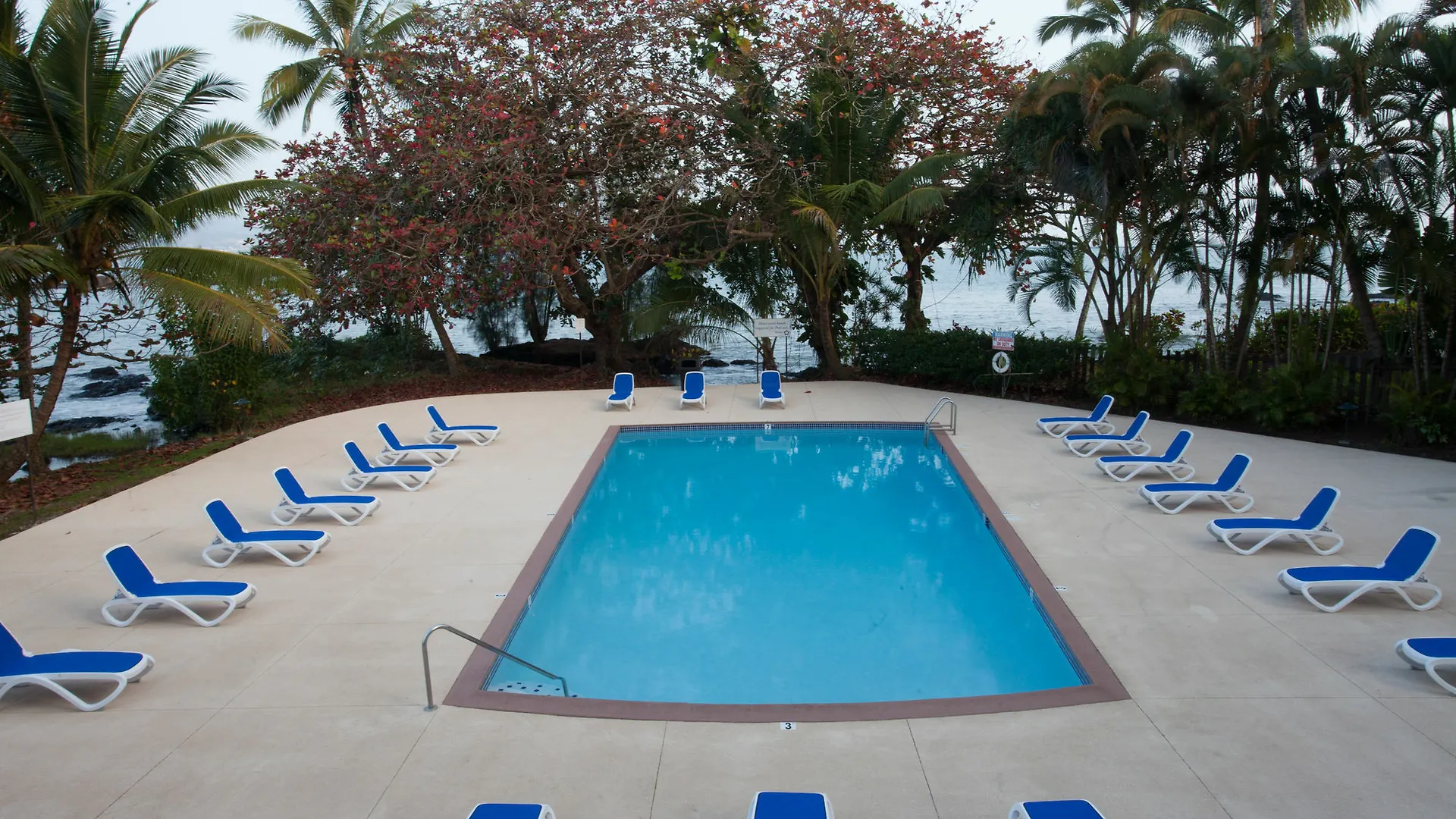Hilo Hawaiian Hotel, Trademark Collection By Wyndham USA